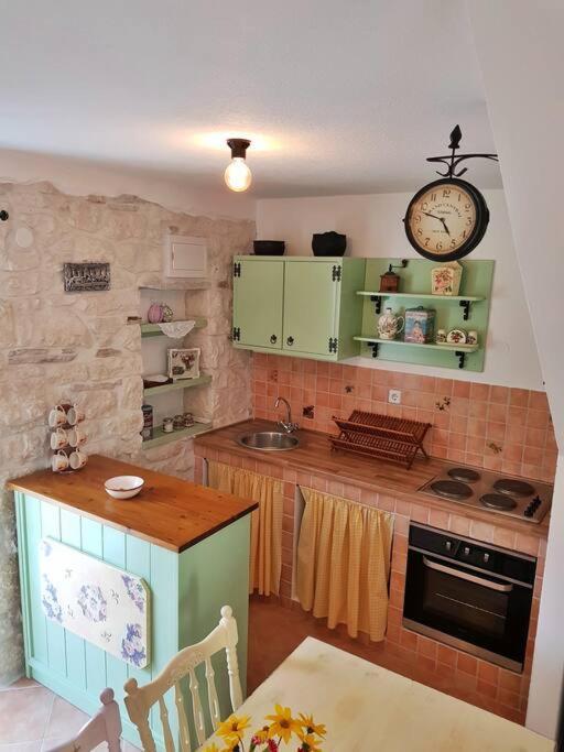 Vintage Stone House Eldo In Podaspilje, Omiš Exterior foto